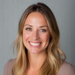Headshot of Sofia Kristiansen, Event and Family Photographer